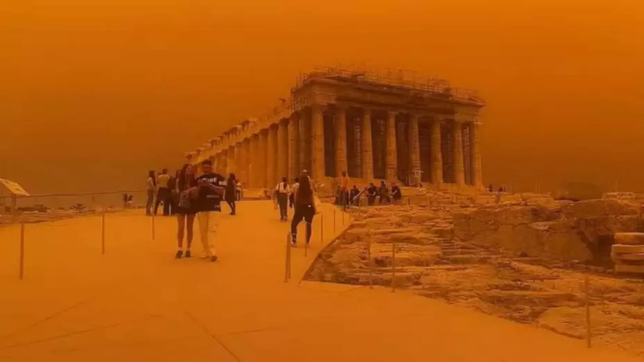 Atenas rojo.jpg