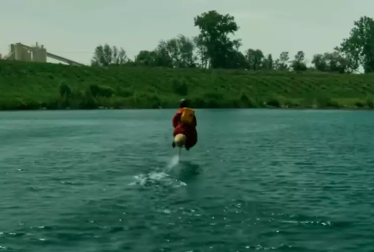 VIDEO Escoba voladora de Harry Potter funciona en el agua