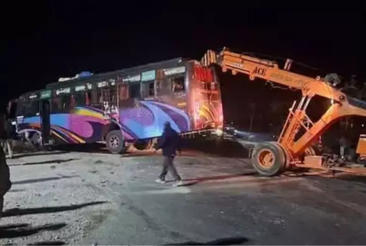 Accidente vehicular con peregrinos a bordo deja a 10 personas sin vida y 19 lesionados