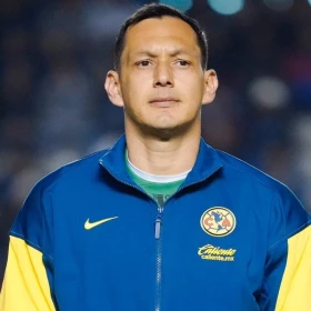Guillermo Almada revela cómo se tomó Rodolfo Cota la noticia de ser suplente en Club América