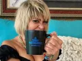 Alejandra Guzmán tomando café..jpg