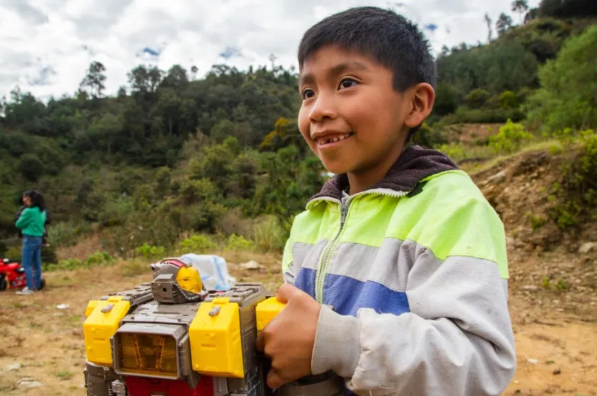 Generando sonrisas en la edición 2021 - 2022 del Juguetón Azteca.