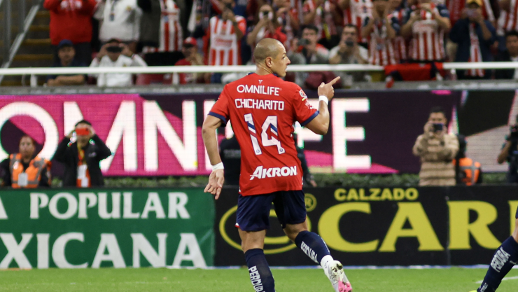 Chicharito no viajará junto al resto del plantel de Chivas para el partido ante Cruz Azul 