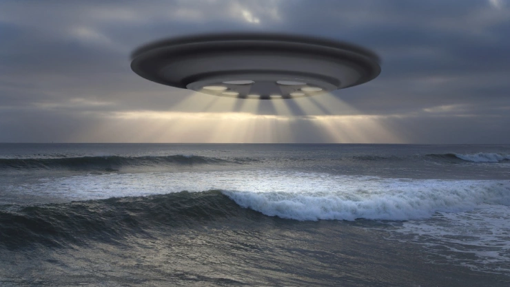 Un objeto extraño fue encontrado en una playa de Australia; internautas aseguran que es una nave extraterrestre.