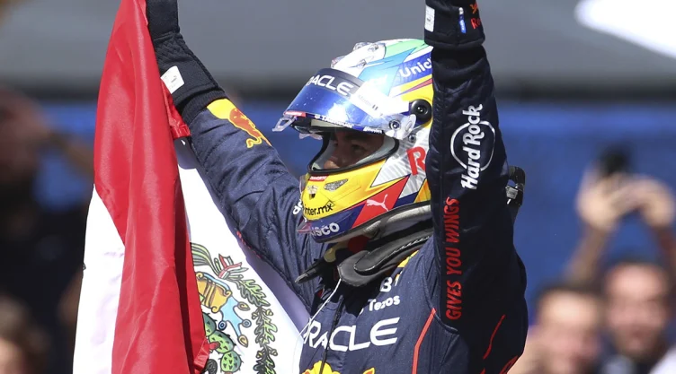 Checo Pérez en el Gran Premio de México
