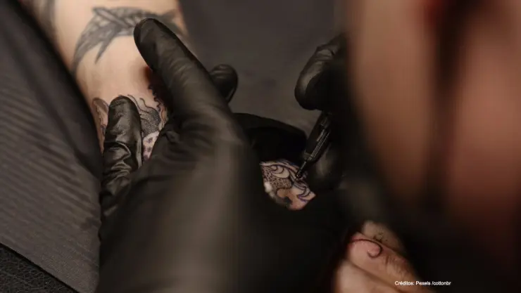 tatuajes cubren mensajes racismo.jpg