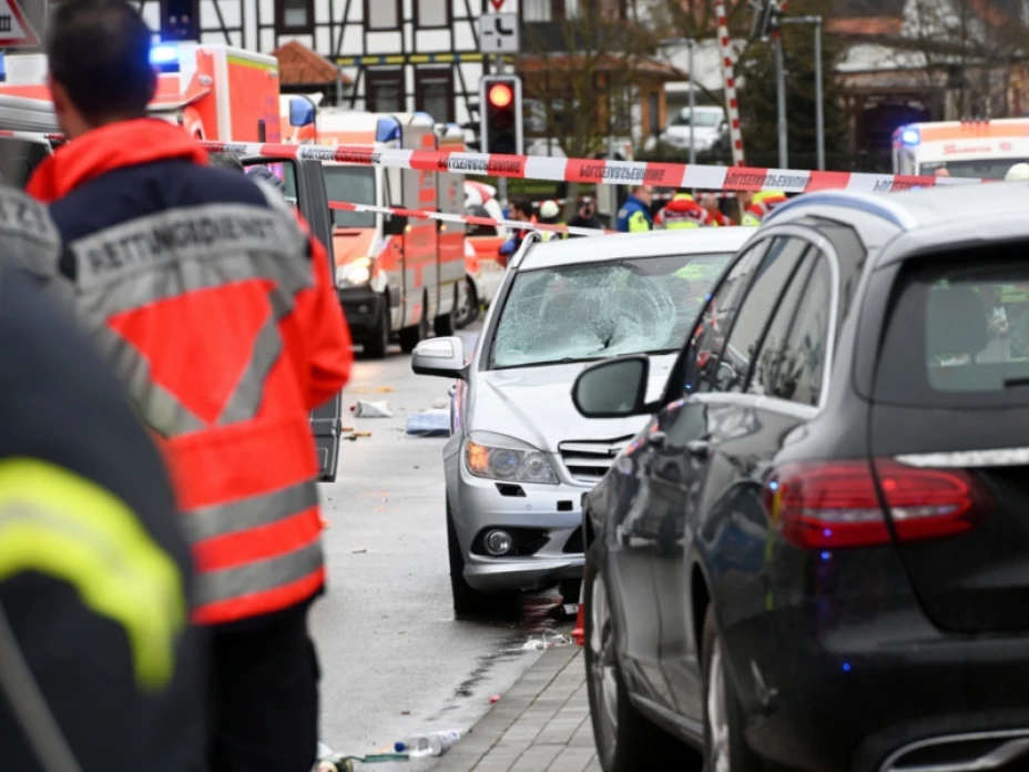 Alemania, auto embiste