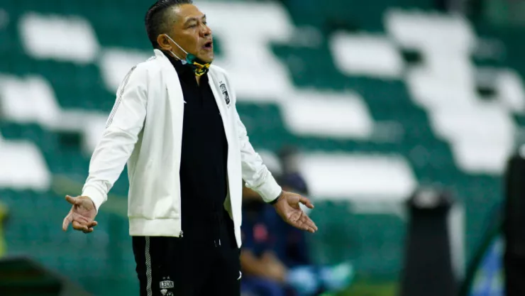 Ignacio Ambriz, técnico campeón con León, es hospitalizado con neumonía por COVID-19