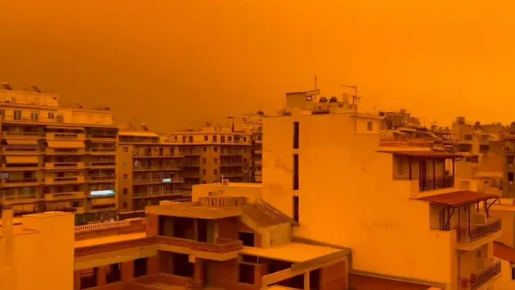Cielo rojo en Grecia