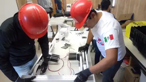 Zapotecas integran equipo de robótica