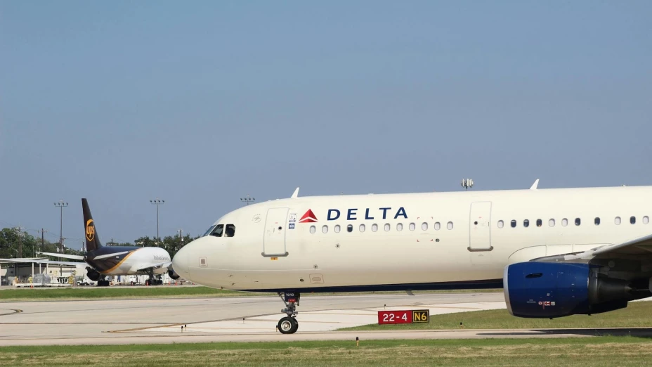 Avión con cien personas vuelve al aeropuerto de Atlanta tras registrar humo.jpg