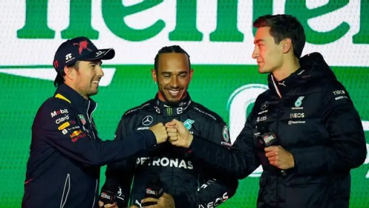 VIDEO: ¡Se enojó! George Russell insulta a Checo Pérez durante las prácticas