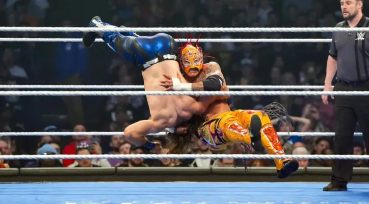 wwe-muestra-rostro-rey-fenix-foto.jpg