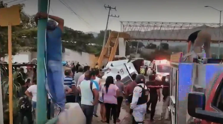 tráiler chiapas accidente clonado