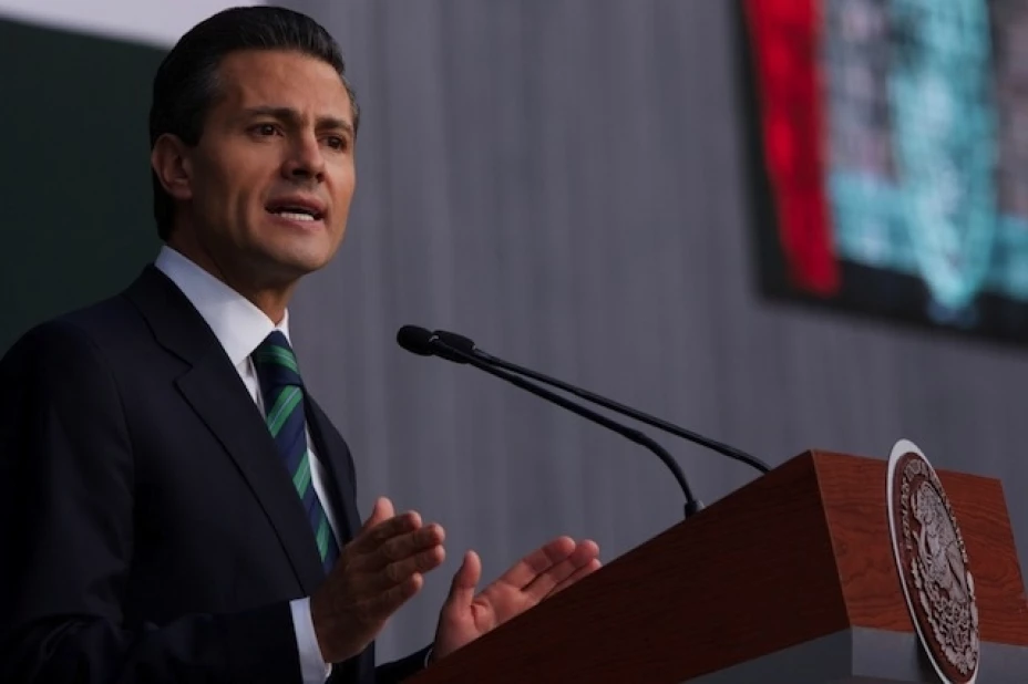Enrique Peña Nieto llega a su segundo aniversario en la Presidencia de la República en medio de un torbellino.