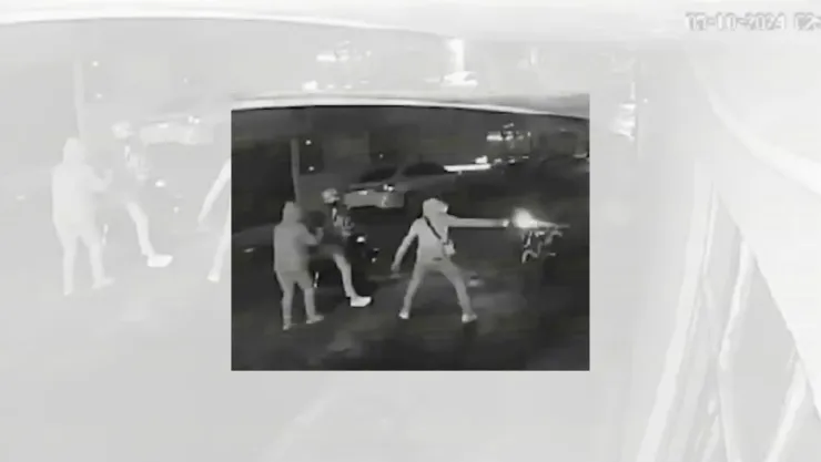 Edomex Captan en VIDEO violento asalto en Valle de Chalco; sueltan balazos a jóvenes