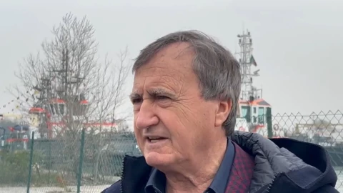 Luigi Brugnaro, alcalde de Venecia, se lanzó contra el hombre que se aventó al canal y advirtió el uso de toda la ley para arrestarlo