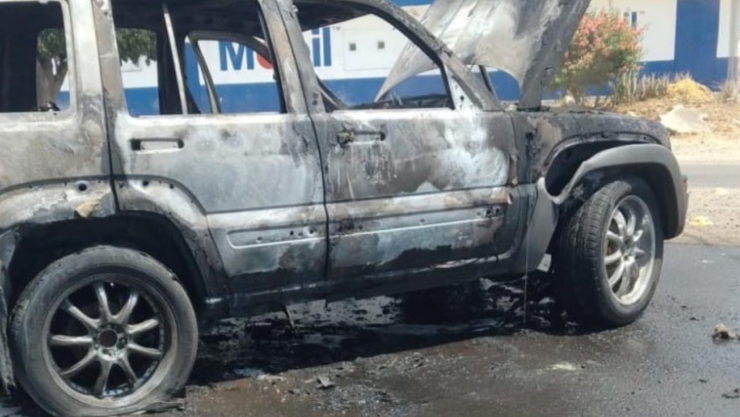 Incendio de camioneta Valle de Santiago