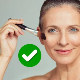Rose-Marie Swift, maquilladora profesional: “Cuanto más madura es la piel, así debería ser la base de maquillaje”