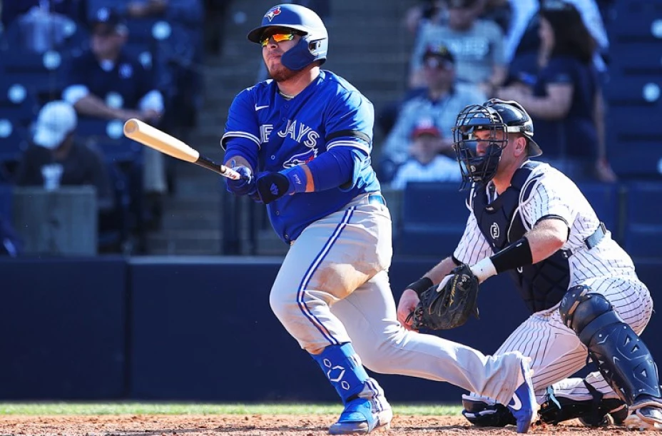 Kirk se estrena con los Azulejos de Toronto en la MLB