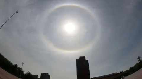 Así se vio el halo solar en la CDMX desde CU, ¿te lo perdiste?