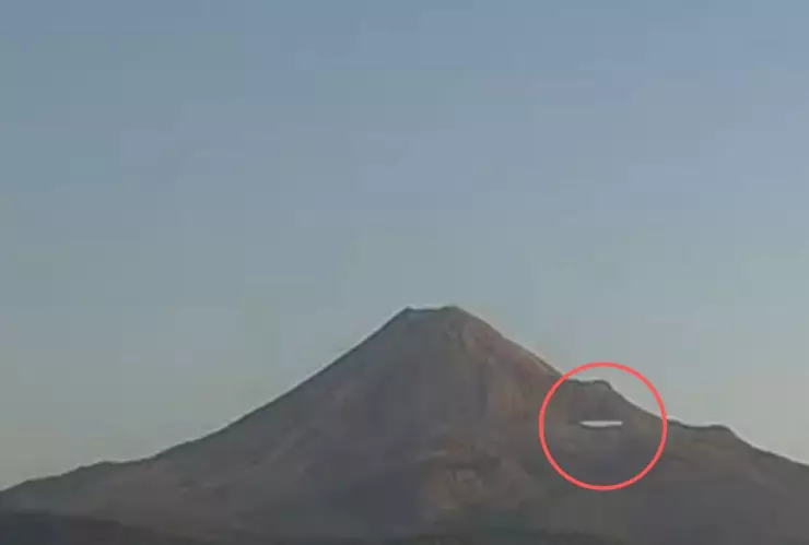 Ovni fue captado en video en el volcán de Colima el sábado 23 de noviembre de 2024