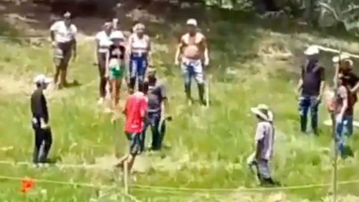 IMÁGENES SENSIBLES; Joven pierde la vid4 tras recibir fuerte golpe en plena riña.jpg