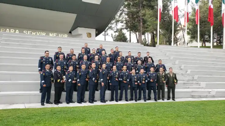 GRADUADOS-EJERCITO.jpg