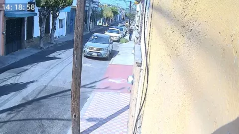 Circula video de robo de auto en col. Artesanos de Guadalajara