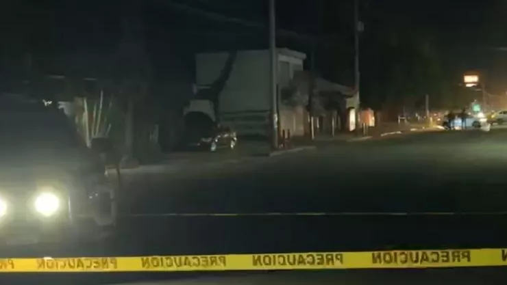 Carro baleado en Los Mezcales, Culiacán