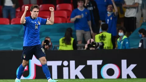 Federico Chiesa celebra su anotación ante Austria