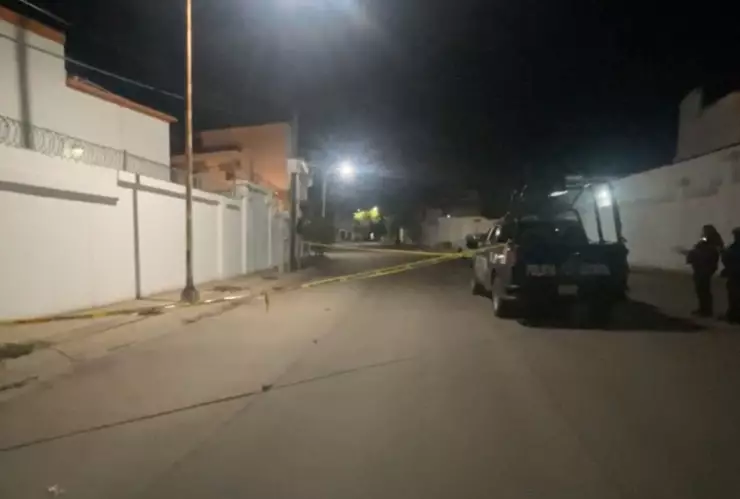 Atacan a un hombre a balazos y le roban su vehículo en Villa Universidad