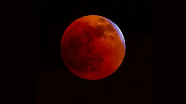 ¿A qué hora y cómo ver la Luna llena de Flores y el eclipse lunar?