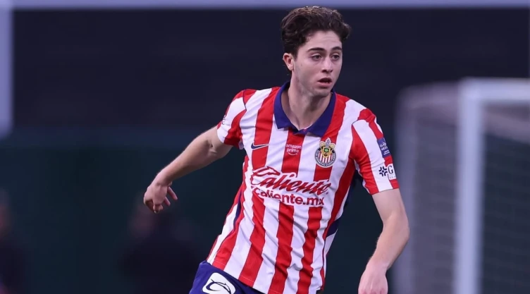 ¿Fin a los rumores de salida? Brian Gutiérrez emociona a los aficionados de Chivas