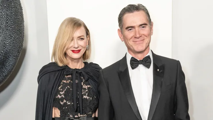 Naomi Watts y Billy Crudup posan frente a las cámaras