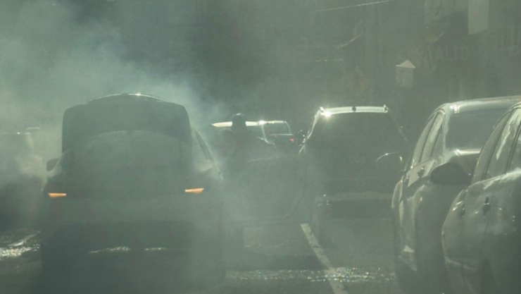 Auto de LUJO termina en llamas sobre el Circuito Juan Pablo II
