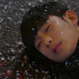 Min Joon quedó totalmente inconsciente luego de ser atropellado y perdido la evidencia contra Jae-Kyung.