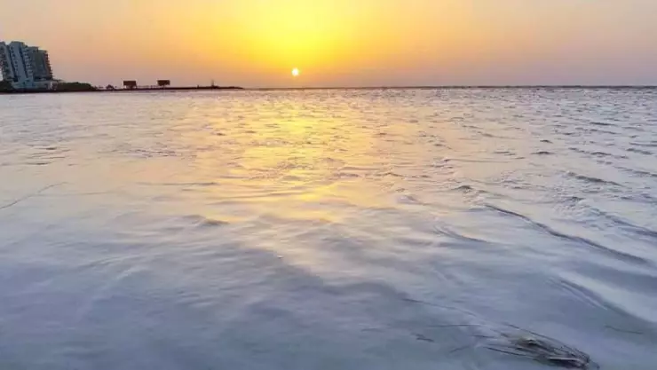 FOTO_VIDEO_ El mar se aleja 30 METROS en playas de Yucatán previa a la llegada del Huracán Beryl