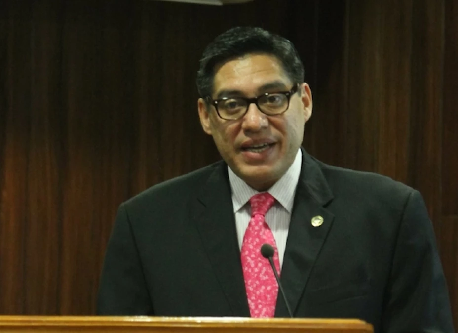 El presidente de la CDHDF, Luis González