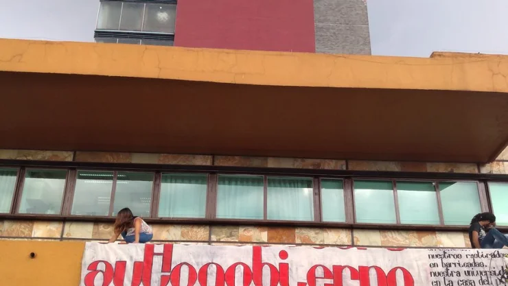 Manifestantes en rectoría de la UNAM