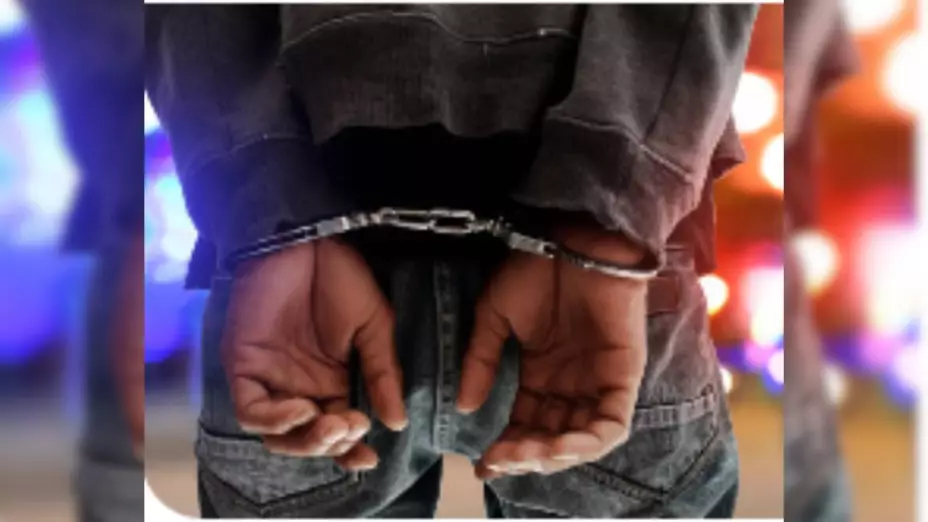 Detienen a sujeto por robarse útiles escolares y comida en Álvaro Obregón