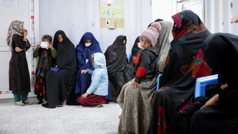 Talibanes suspendieron radio feminista en Afganistán