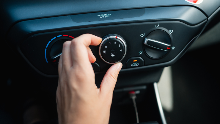 El poderoso motivo por el que jamás debes apagar tu auto con el aire acondicionado encendido