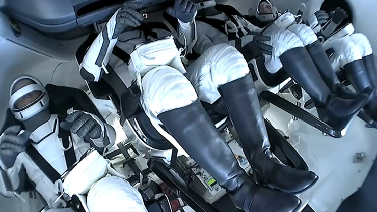 Cuatro astronautas abandonan la Estación Espacial Internacional a bordo de cápsula de SpaceX