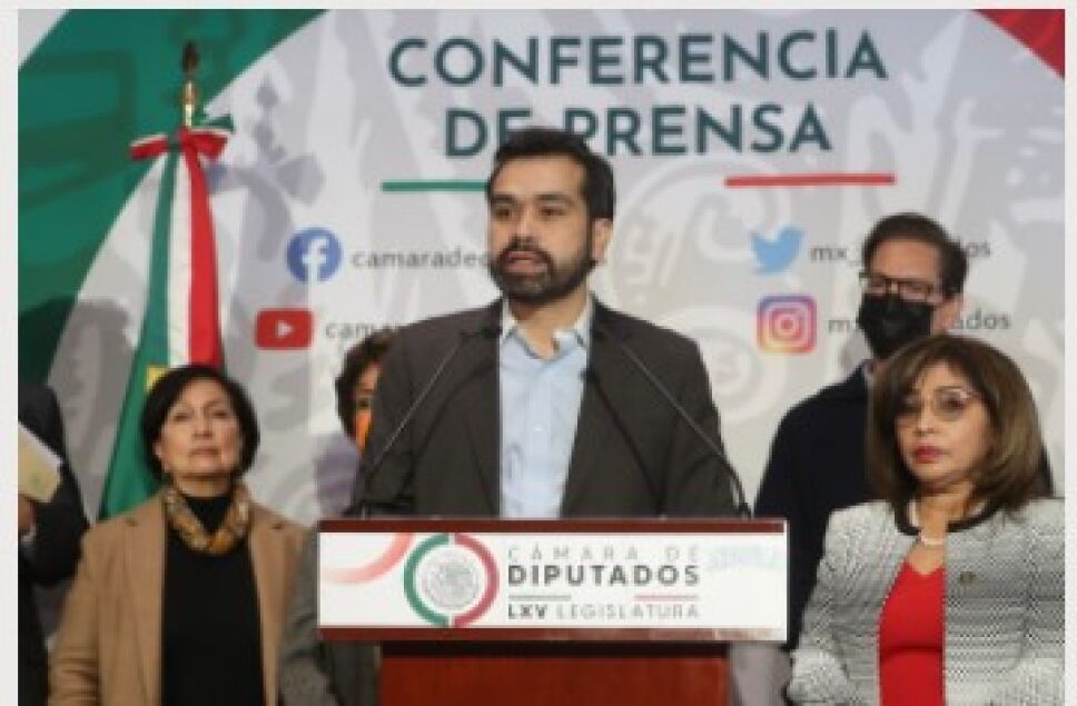 maynez.jpg