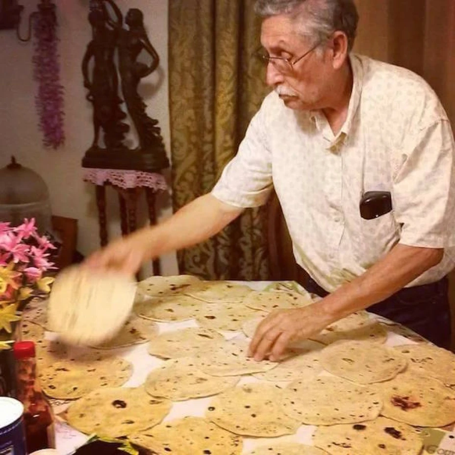 Policías matan a anciano