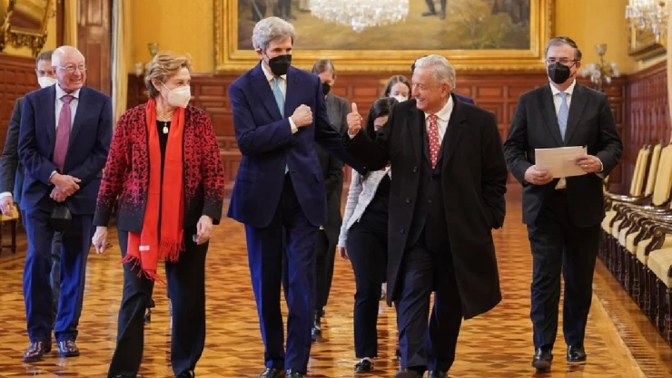 AMLO John Kerry reunión