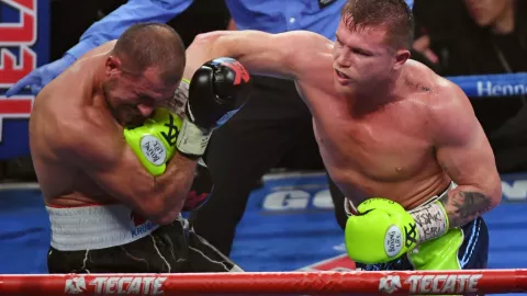 Canelo Alvarez v Sergey Kovalev