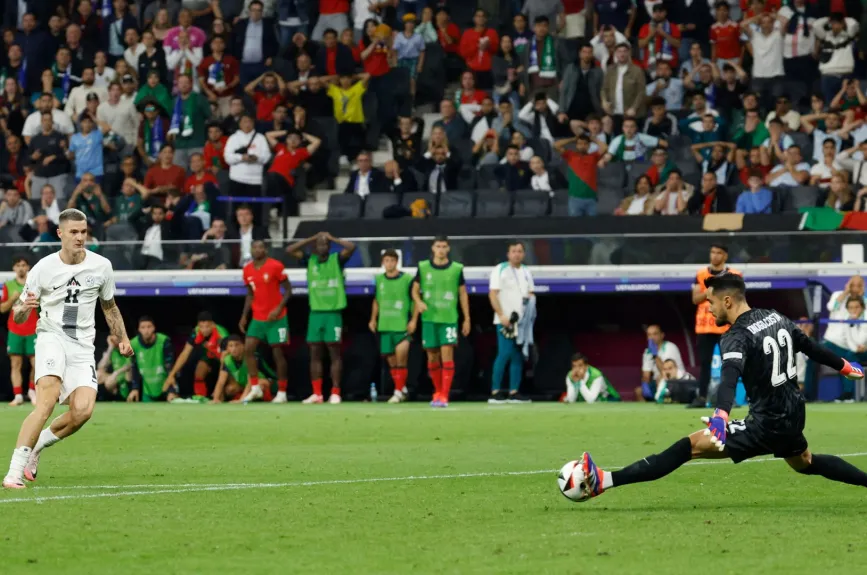 Diogo Costa detiene un mano a mano que pudo ser la caida de Portugal.jpg