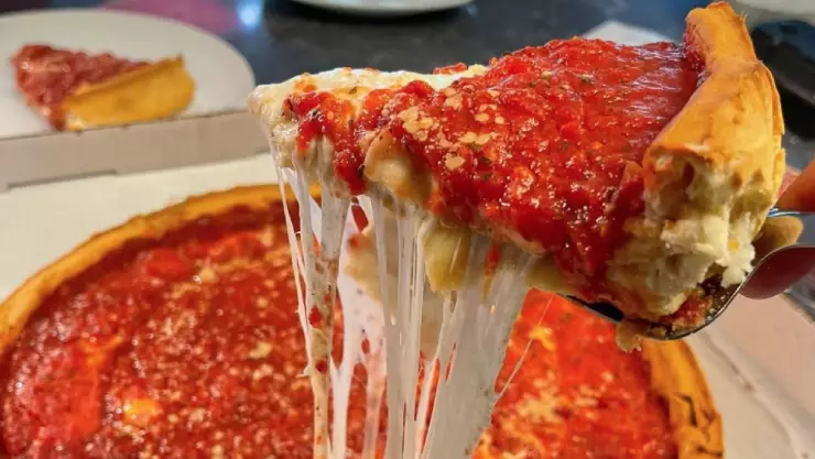 Una pizza de Giordano’s que gan&oacute; el primer puesto del ranking